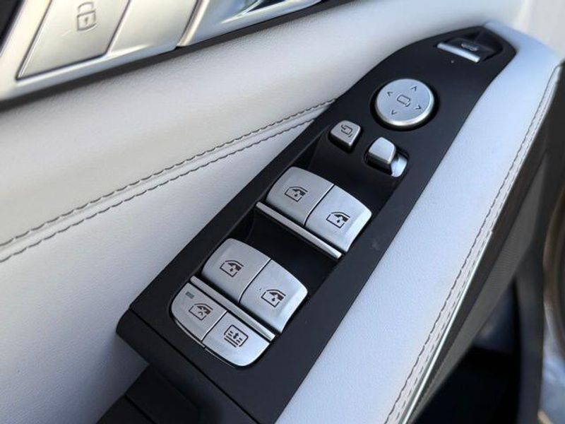 New 2026 BMW X7 xDrive40iImage 16