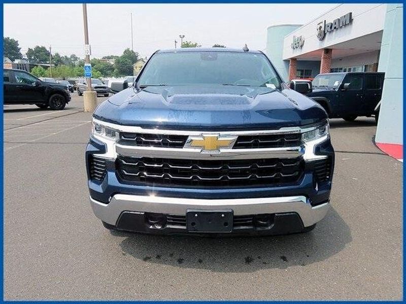 Used 2022 Chevrolet Silverado 1500 LTImage 3