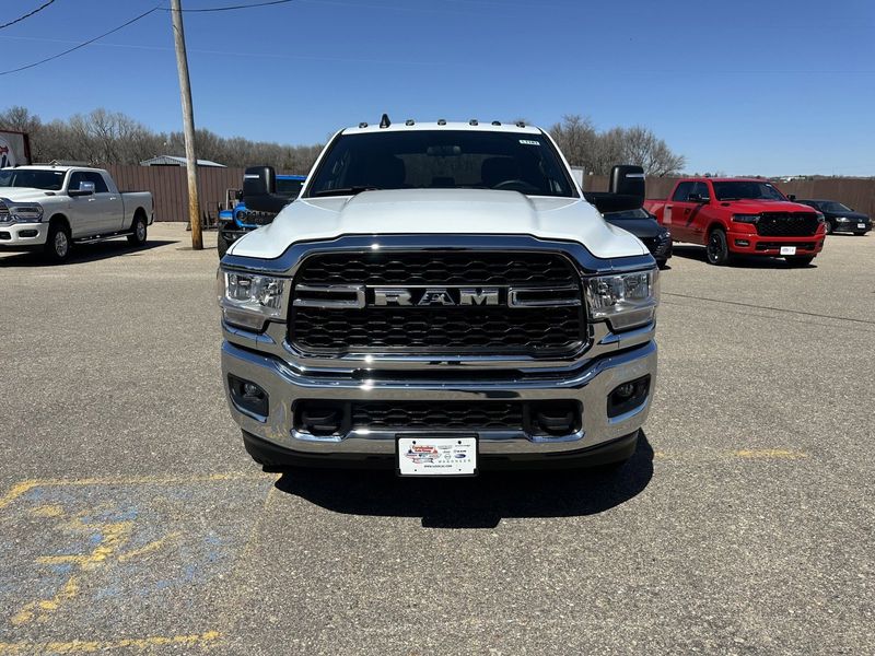 2024 RAM 3500 Tradesman Crew Cab Chassis 4x4 60