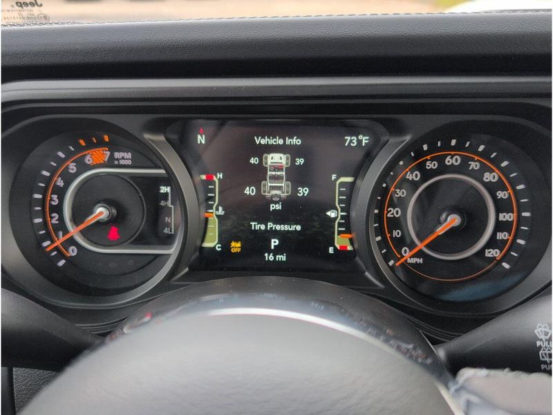 New 2026 Jeep Wrangler 4-door SaharaImage 22