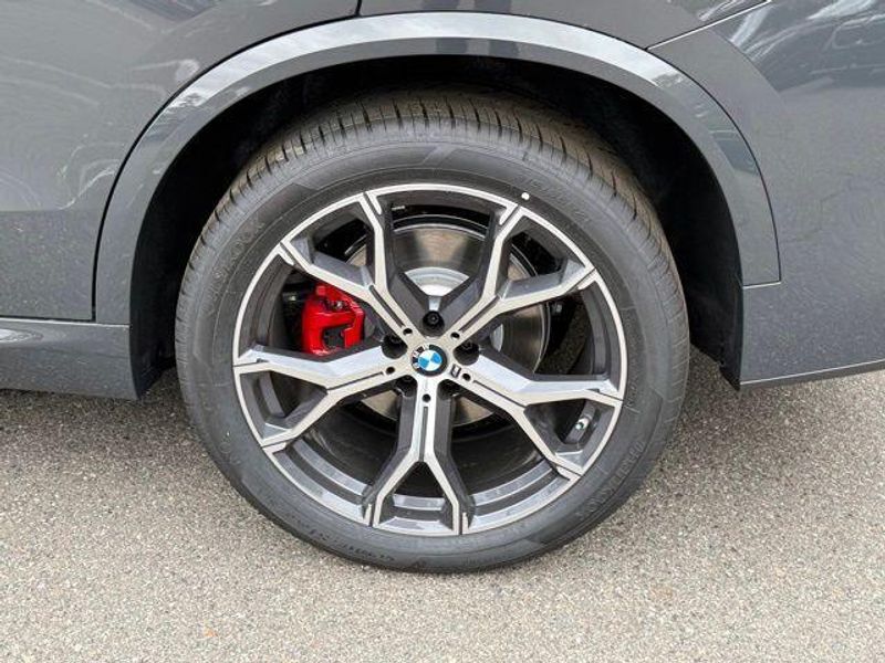 New 2026 BMW X5 sDrive40iImage 13