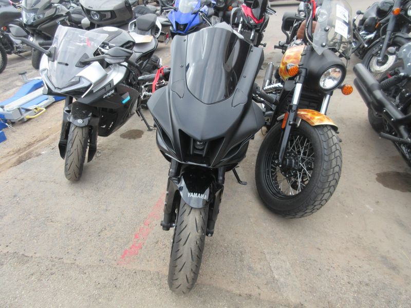 USED 2025 YAMAHA YZF-R7 CA Image 5