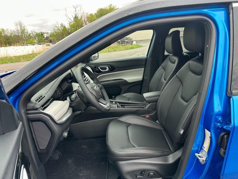 2025 Jeep Compass Limited 4x4Image 12