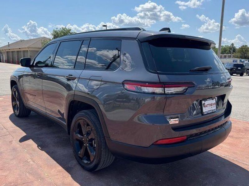 Used 2025 Jeep Grand Cherokee L Altitude XImage 8