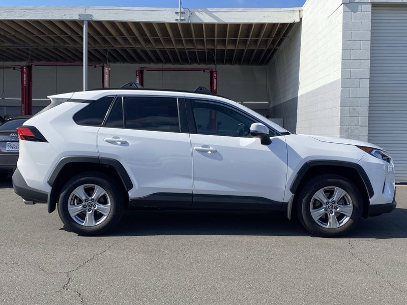 2021 Toyota RAV4 XLEImage 2