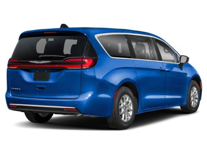 New 2026 Chrysler Pacifica SelectImage 3