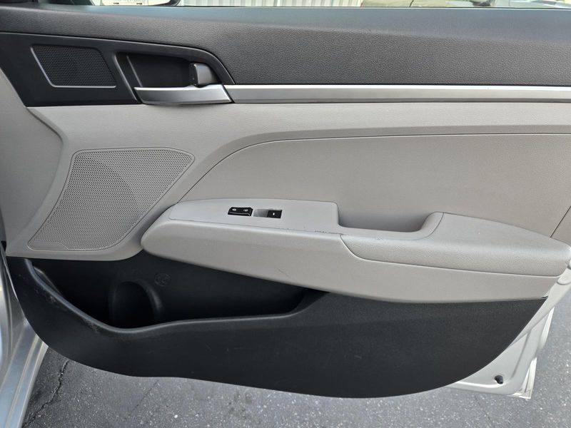 Used 2019 Hyundai Elantra SE