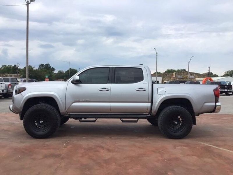 2018 Toyota Tacoma TRD ProImage 2