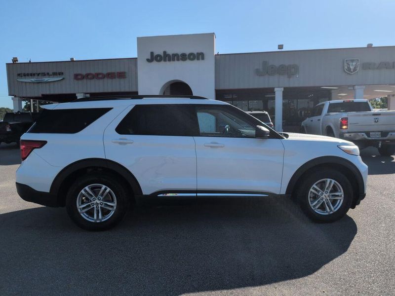 2023 Ford Explorer XLTImage 6