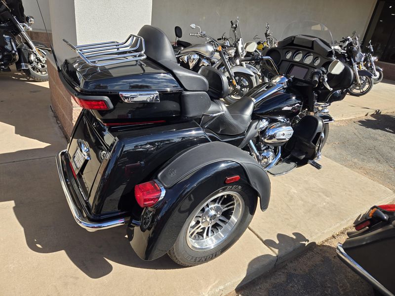USED 2022 HARLEY TRIKE TRI GLIDE ULTRA Image 5