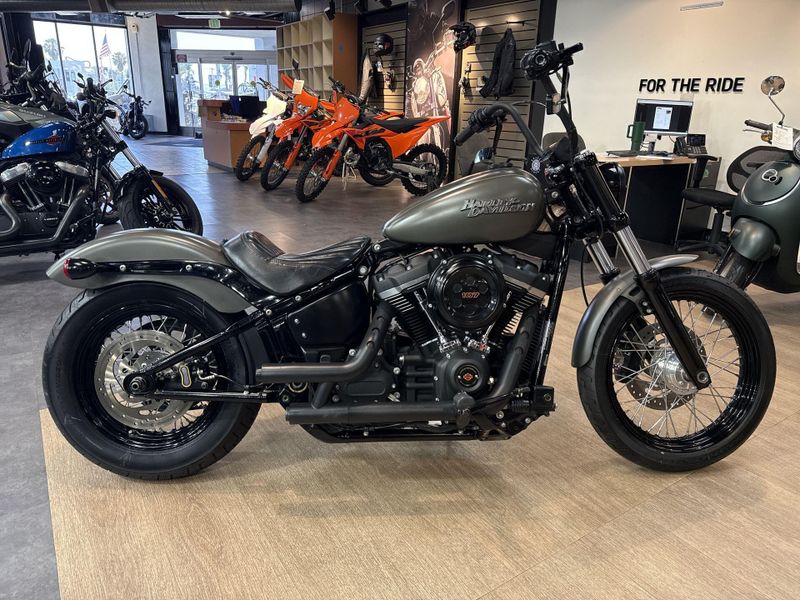 Used 2019 Harley-Davidson SOFTAIL STREET BOB Image 14