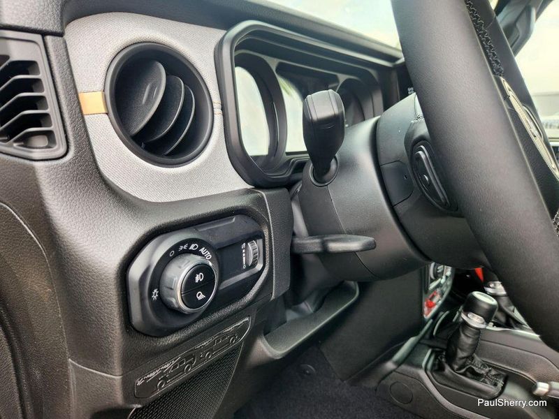 New 2025 Jeep Gladiator Willys 4x4