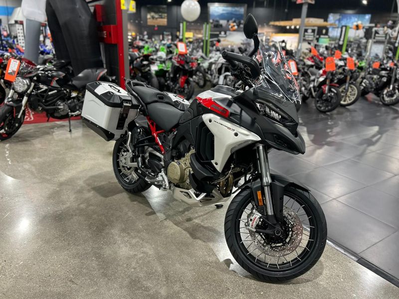 New 2025 Ducati MULTISTRADA V4 RALLY TRAVEL & RADAR SPOKED WHEELS Image 2