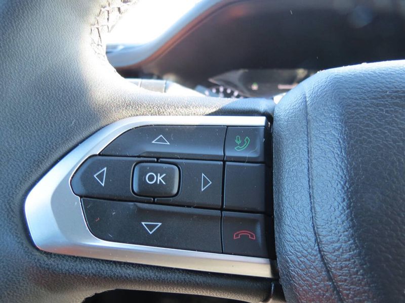 Used 2024 Jeep Compass Limited 4x4 4dr SUVImage 18