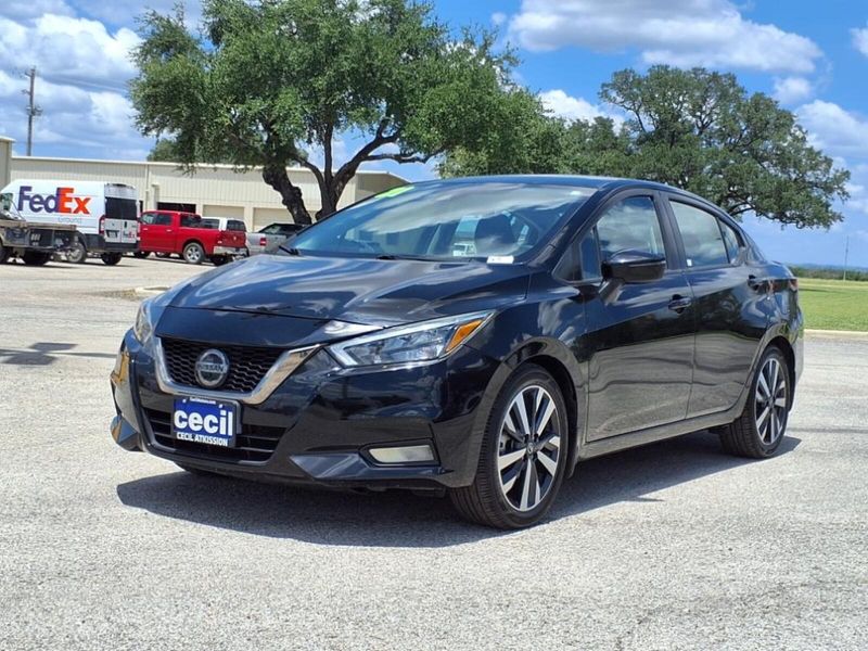 2021 Nissan Versa SR photo 15