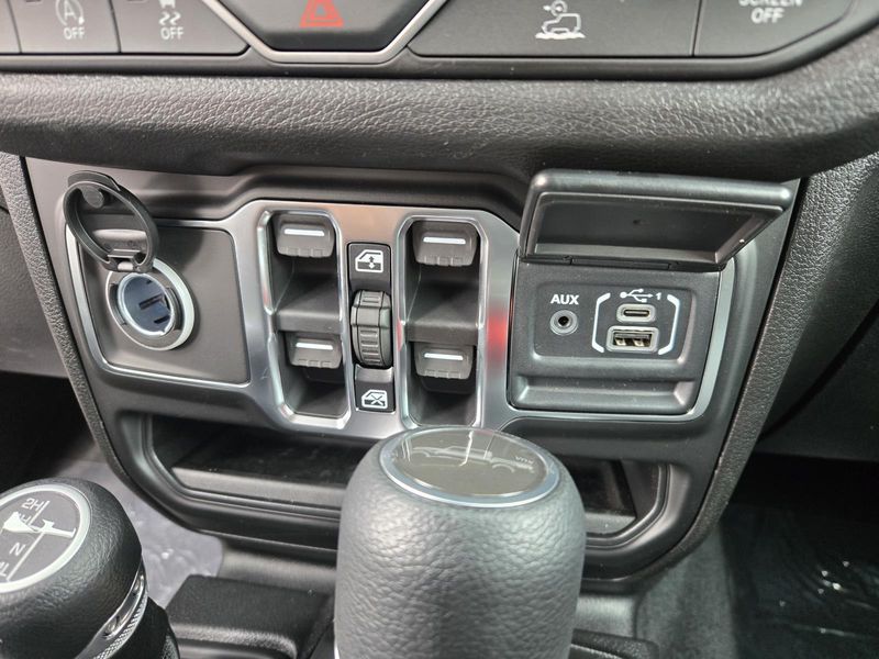 New 2026 Jeep Gladiator Sport S 4x4