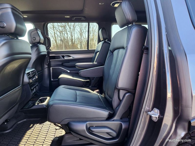 2026 Jeep Grand Wagoneer Upland 4x4