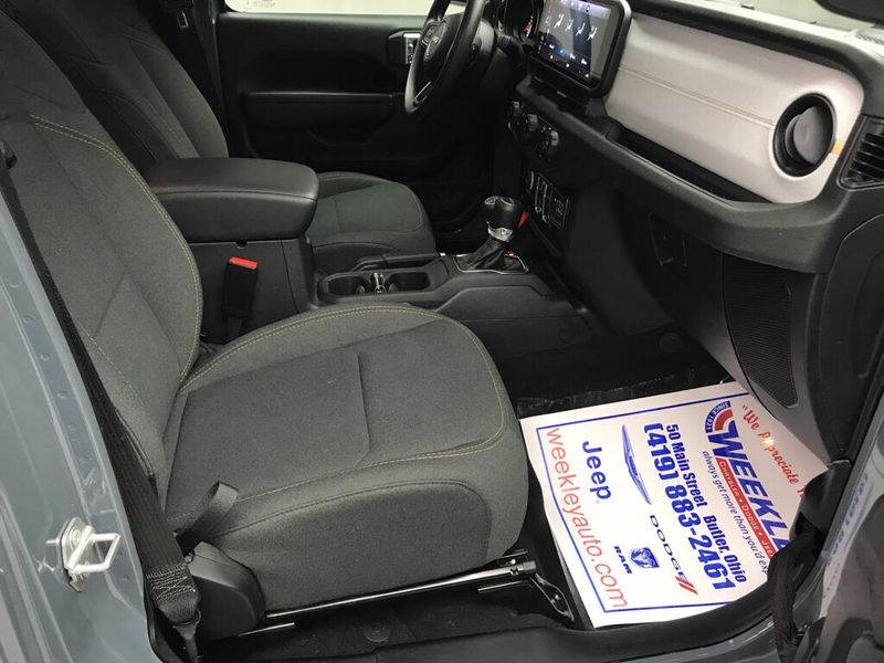 Used 2024 Jeep Gladiator NighthawkImage 16