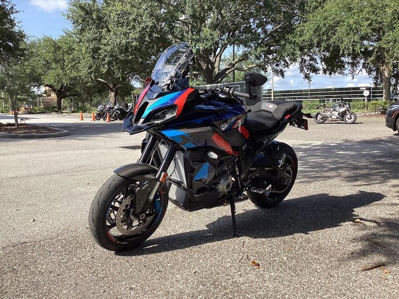 2025 BMW M 1000 XR