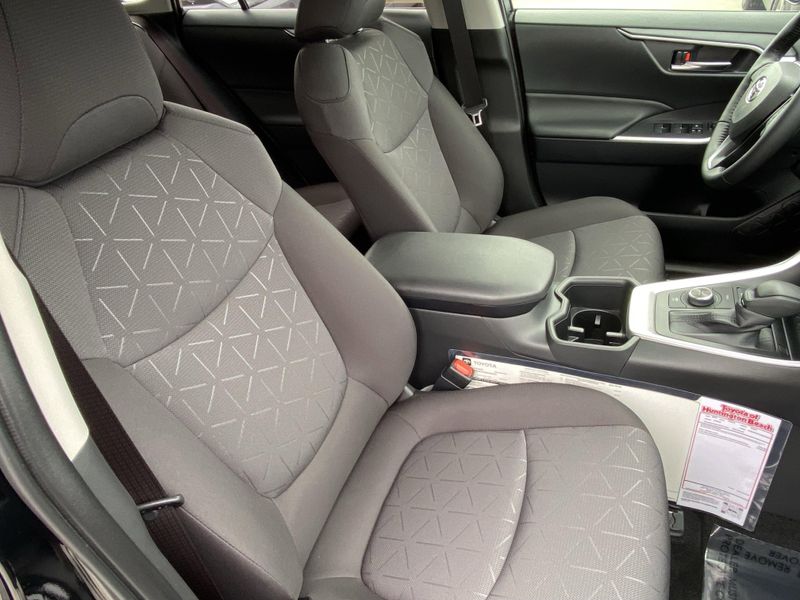 New 2025 Toyota RAV4 Hybrid XLEImage 11