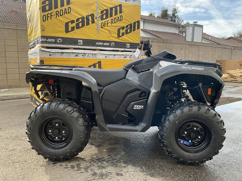 2025 Can-Am Outlander Image 8