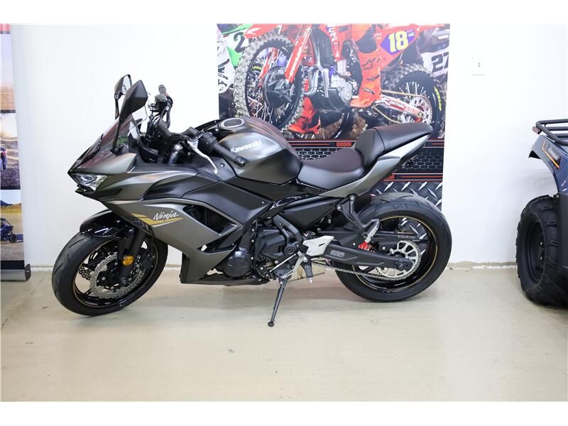 Used 2023 Kawasaki NINJA 650 Image 4