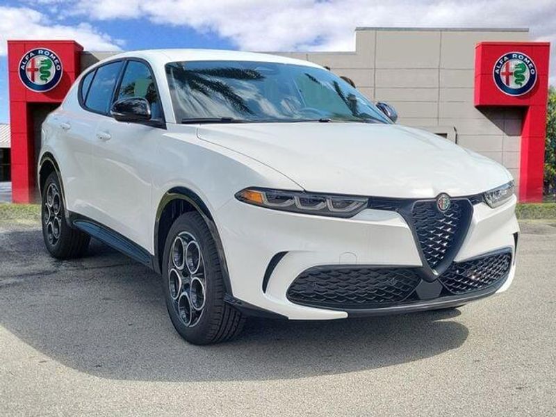 2025 Alfa Romeo Tonale photo 3