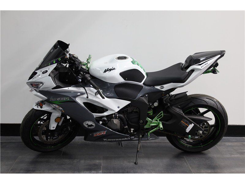 2021 Kawasaki Ninja ZX-6RImage 3