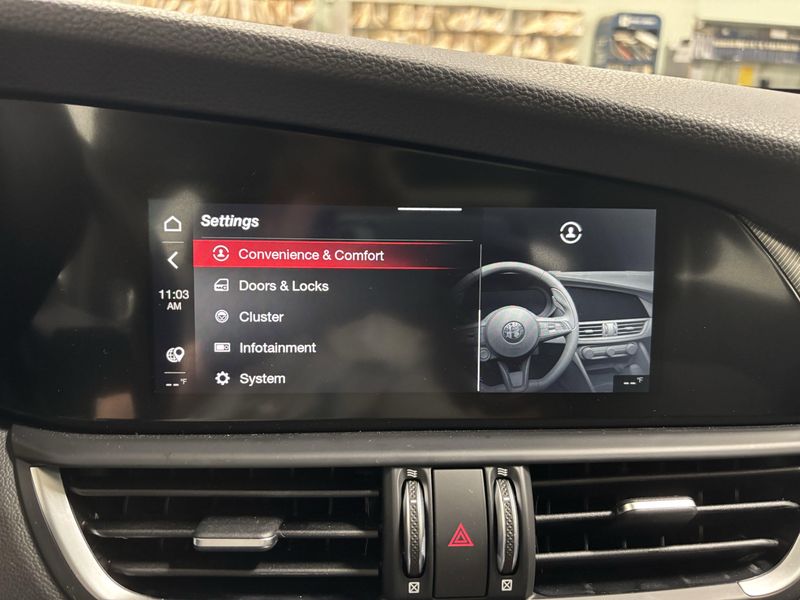 2024 Alfa Romeo Giulia Ti Q4 AWD w/Sunroof/Nav/Activ AsstImage 25
