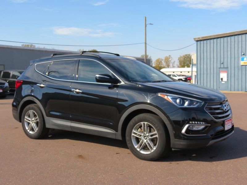 Used 2017 Hyundai Santa Fe Sport 2.4L AWD 4dr SUVImage 8