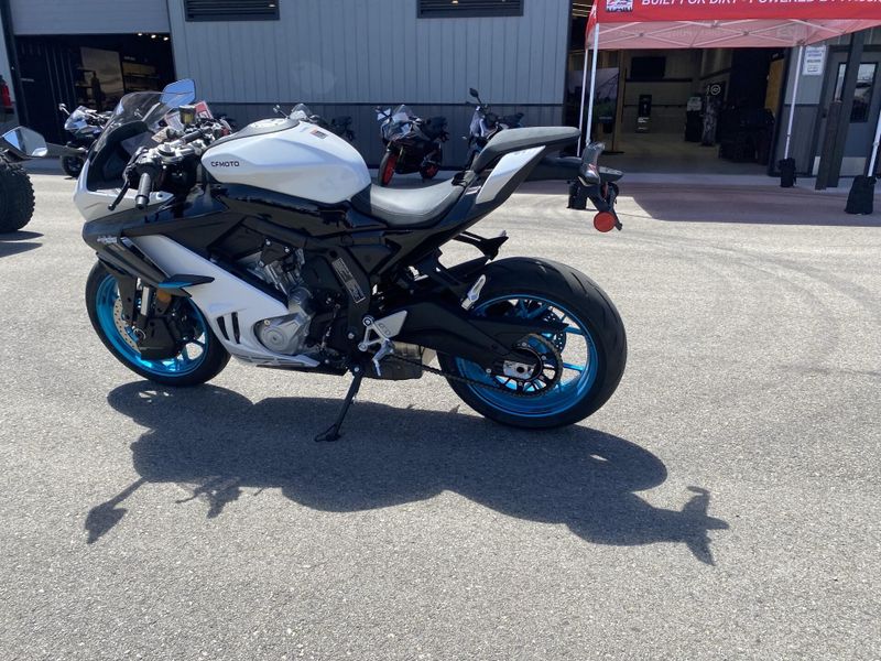 New 2026 CFMOTO 675SS 