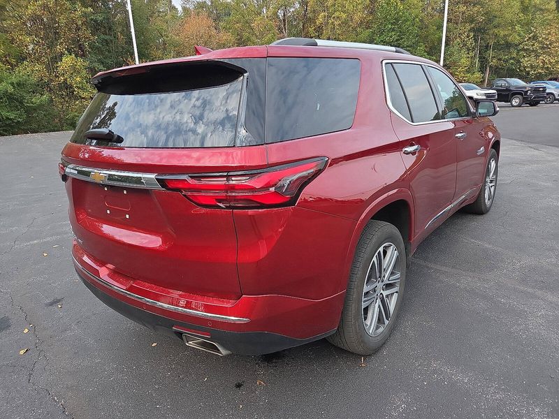 2023 Chevrolet Traverse High Country photo 2