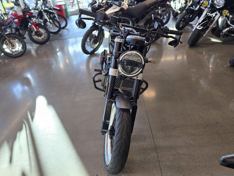 Used 2019 Husqvarna SVARTPILEN 401 