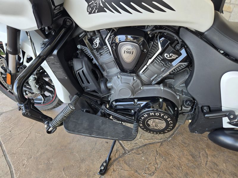 USED 2021 INDIAN MOTORCYCLE CHALLENGER DARK HORSE Image 9