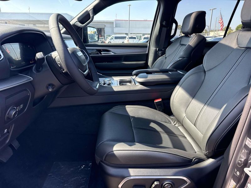 2026 Jeep Grand Wagoneer Upland 4x4