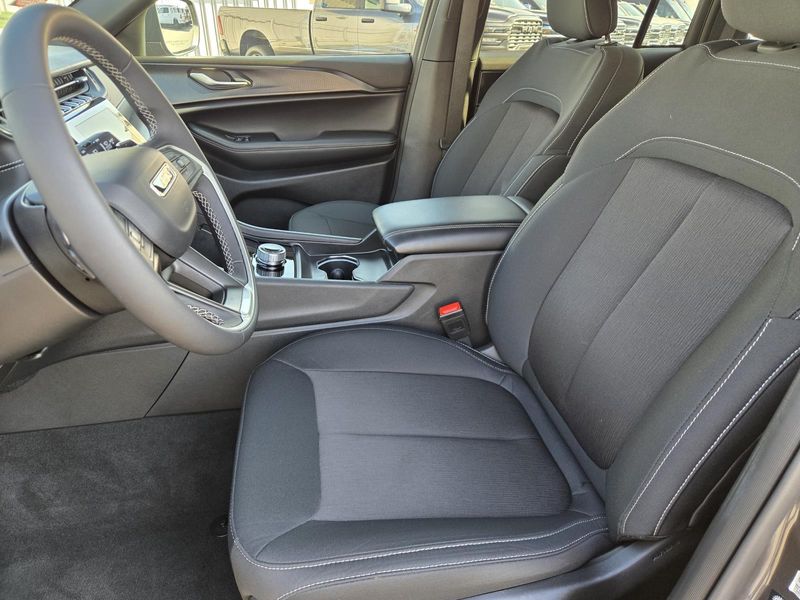 Used 2025 Jeep Grand Cherokee Laredo X 4x2