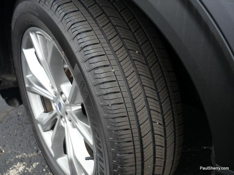Used 2024 Ford Explorer XLT