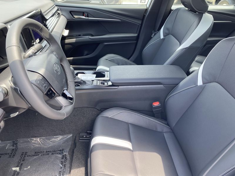 New 2025 Toyota Camry SEImage 14