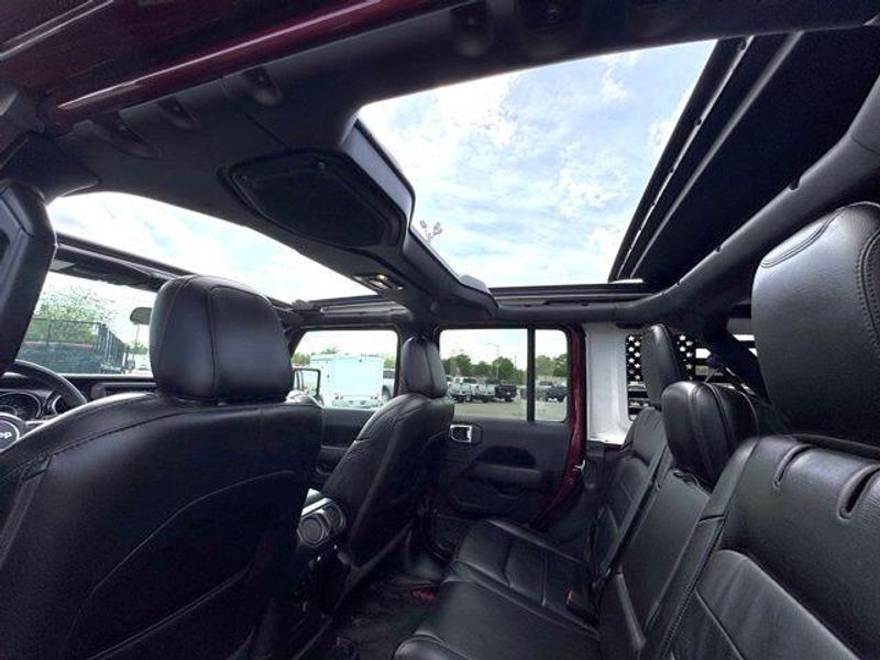 Used 2021 Jeep Wrangler Unlimited Sahara AltitudeImage 16