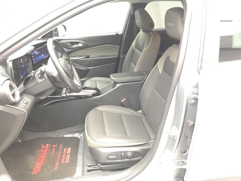Used 2025 Chevrolet Trax ActivImage 9