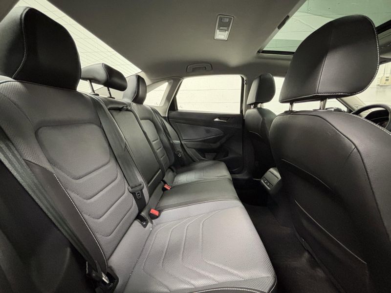 Used 2025 Volkswagen Jetta SELImage 14