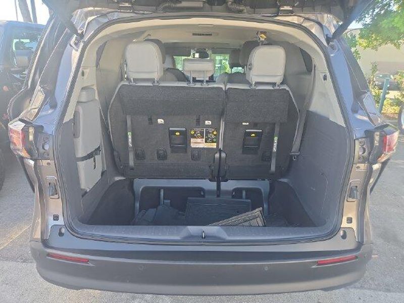 Used 2023 Toyota Sienna XLEImage 18