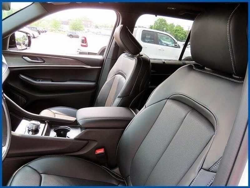 2025 Jeep Grand Cherokee LimitedImage 13