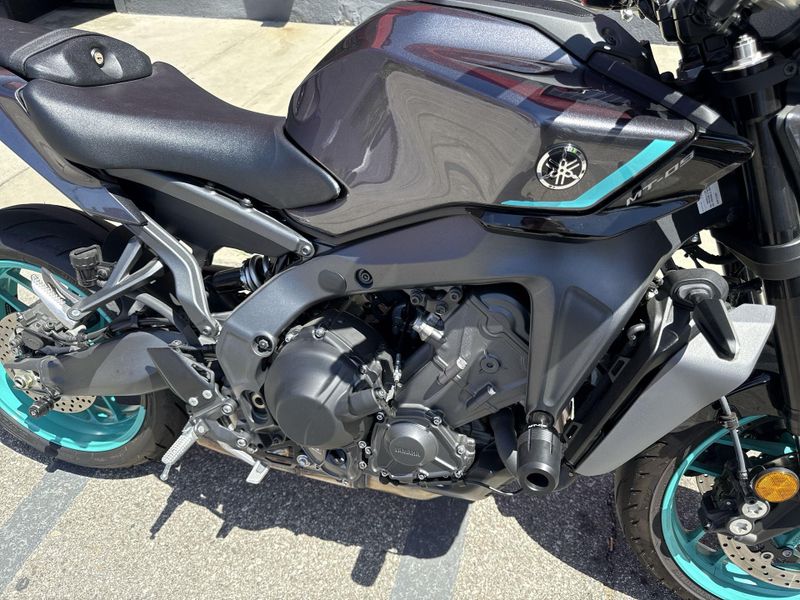 Used 2024 Yamaha MT-09 Image 13