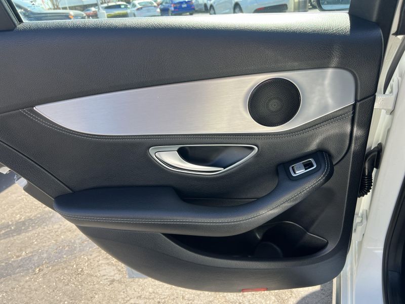 2016 Mercedes-Benz C-Class C 300Image 16