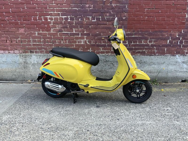 New 2024 Vespa PRIMAVERA 150 SPORT 