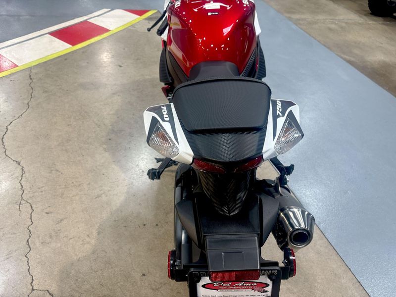 New 2027 Suzuki GSX-R750 Image 13