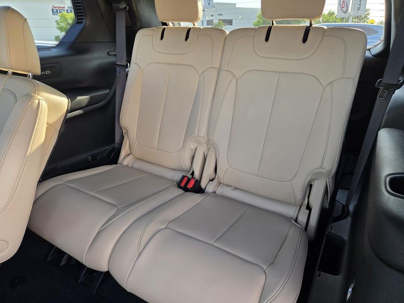 Used 2023 Jeep Grand Cherokee L Limited 4x2