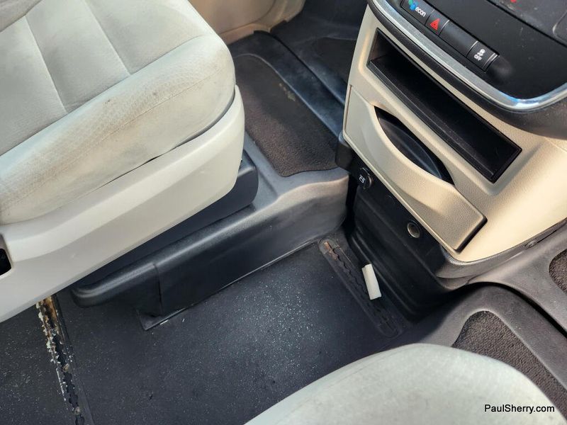 Used 2015 Dodge Grand Caravan SE