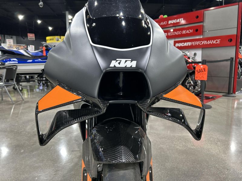 2023 KTM RC 8C  in a BLACK/ORANGE exterior color. Del Amo Motorsports of Redondo Beach (424) 390-7811 delamomotorsports.com 